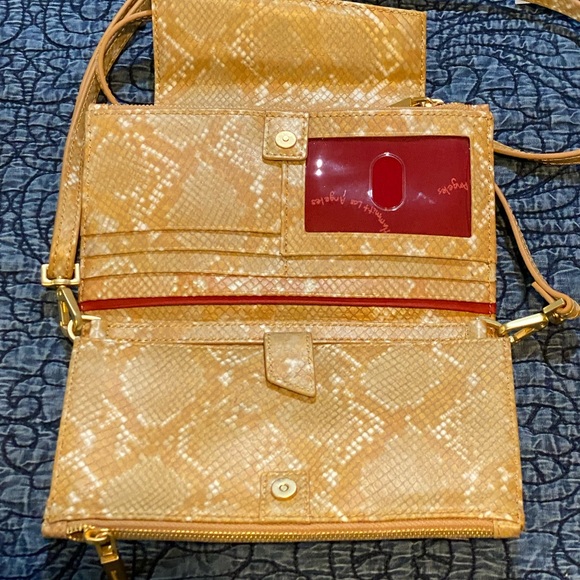 Hammitt levy versatile wallet/crossbody. Excellent condition!! Like new! - Picture 2 of 7